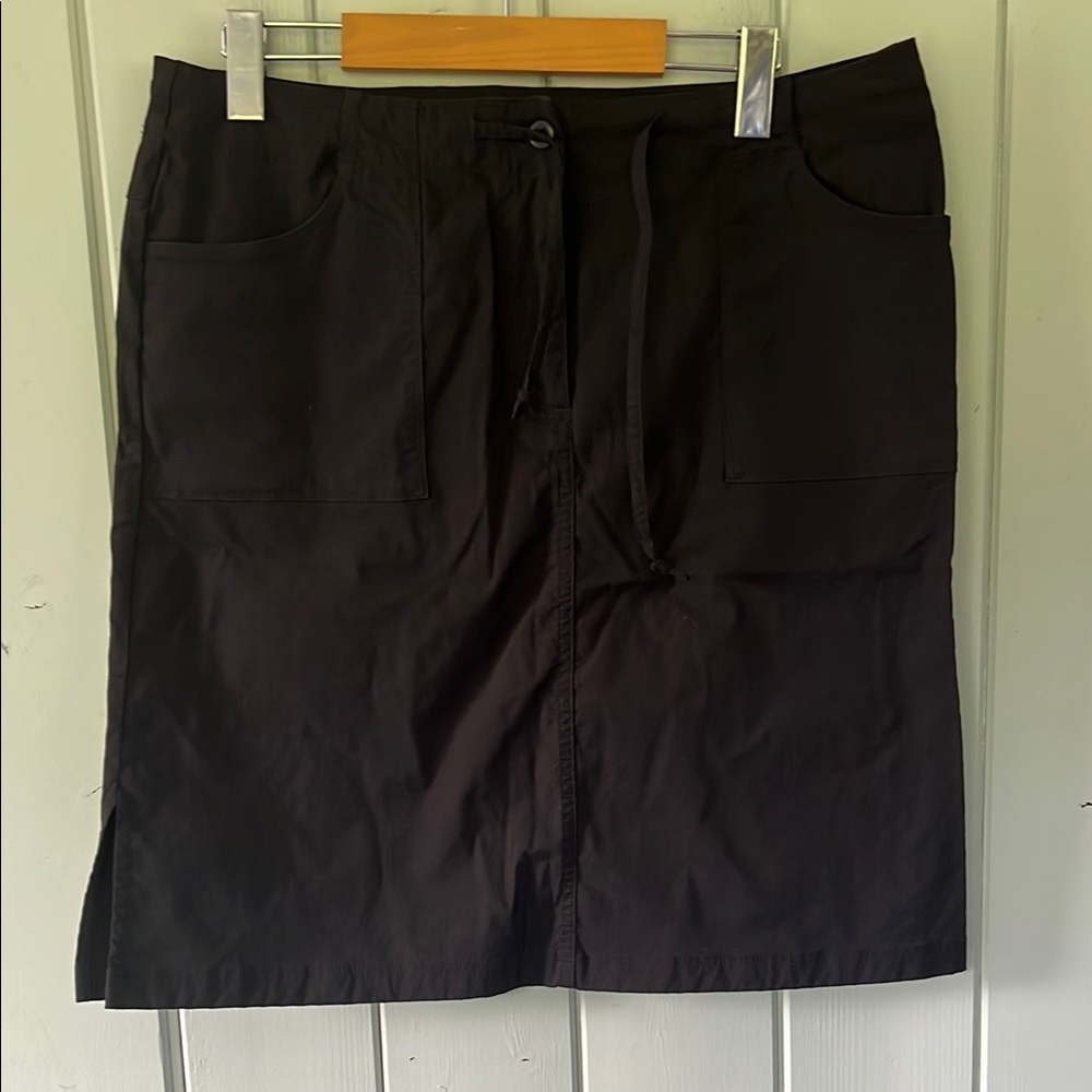 MEC Terrena Skirt w/ Pockets Adjustable Drawstring Black Nylon Quick Dry Size 12
